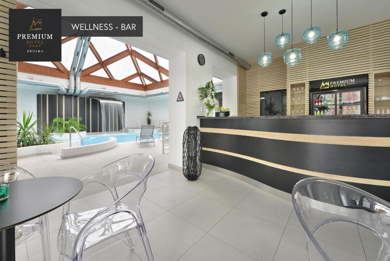 Premium Wellness & Wine Готель Зноймо